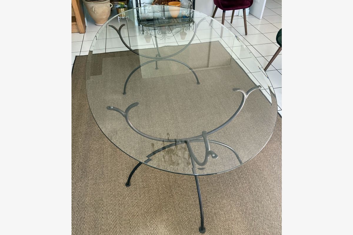 Table en verre bisotée