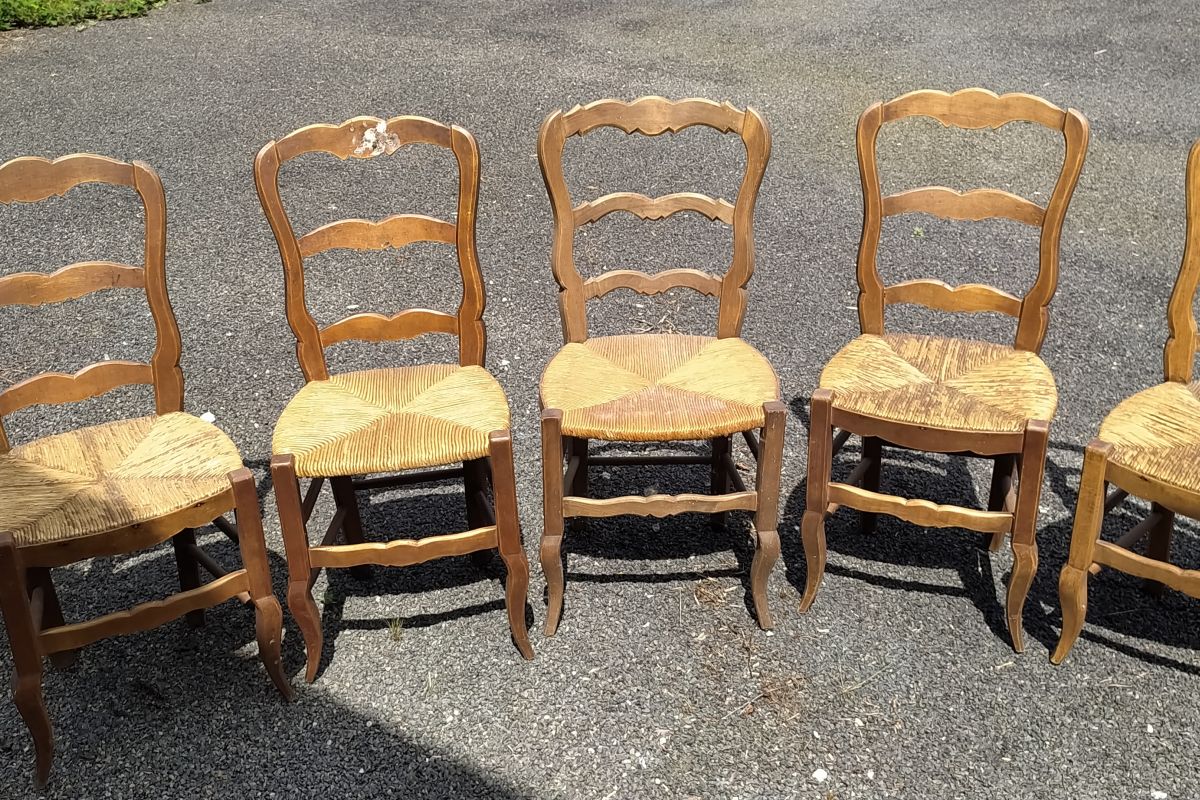 5 chaises bois et paille