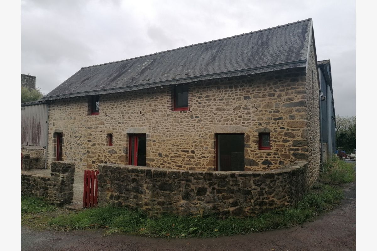 Jolie maison en pierre à Coutances