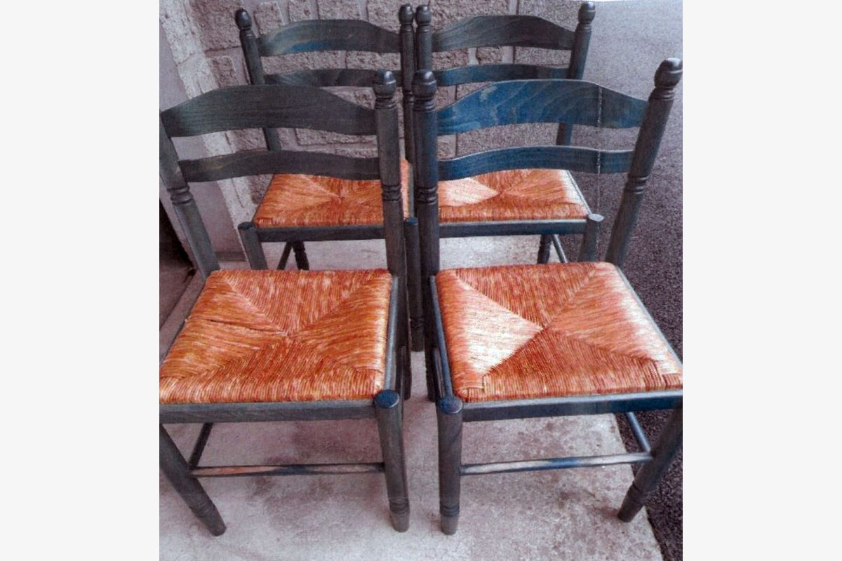 Lot de 4 chaises en bois