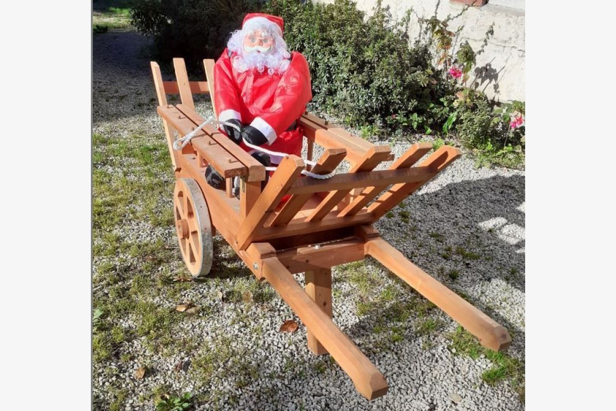 Charette en bois artisanale