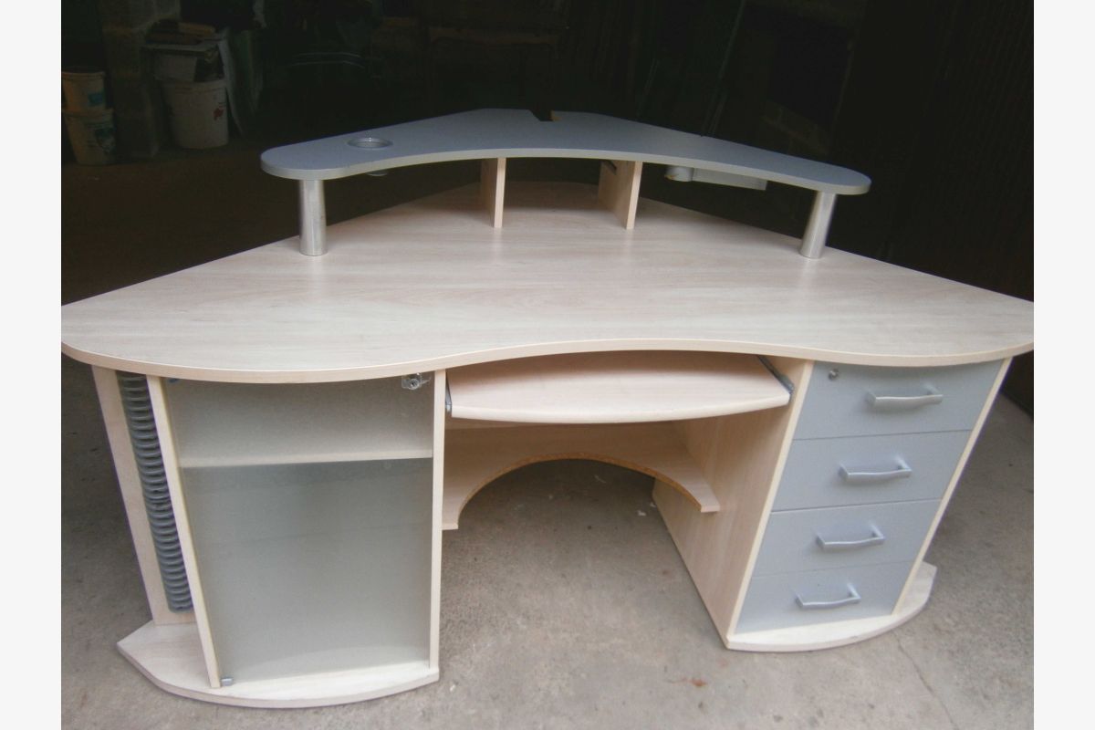 Bureau d'angle