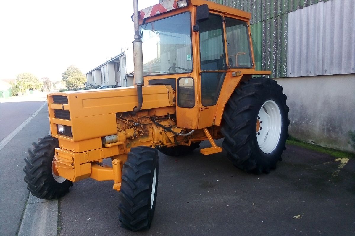 Tracteur Renault 782