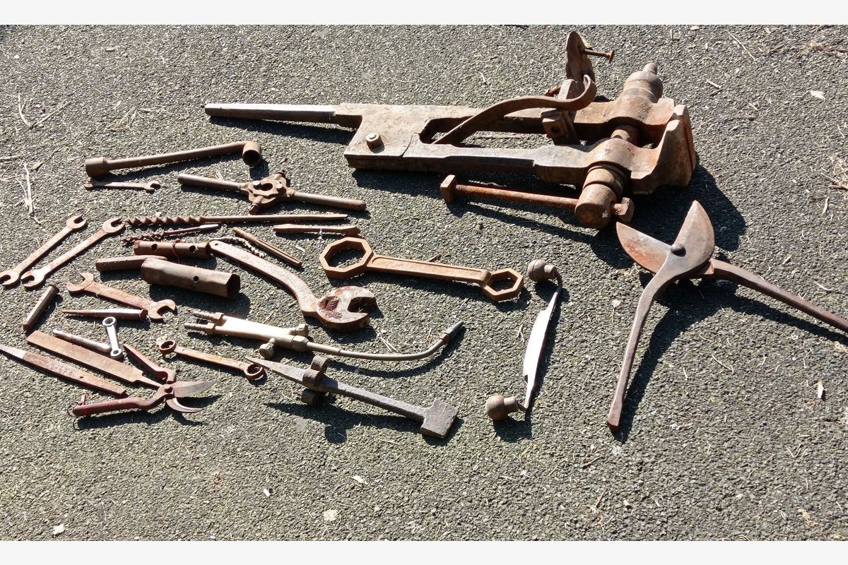 Lot d'outils anciens