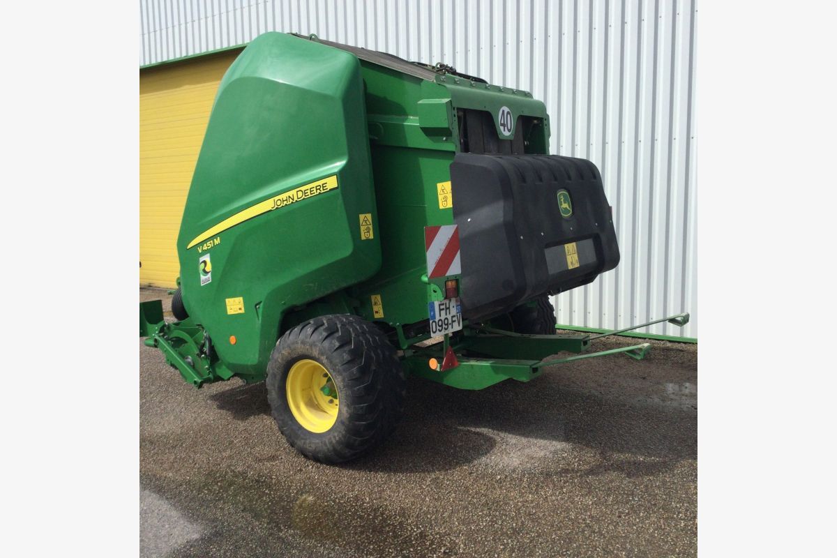 Presse John Deere V451M