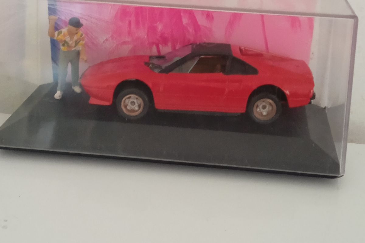 Porsche Magnum + figurine