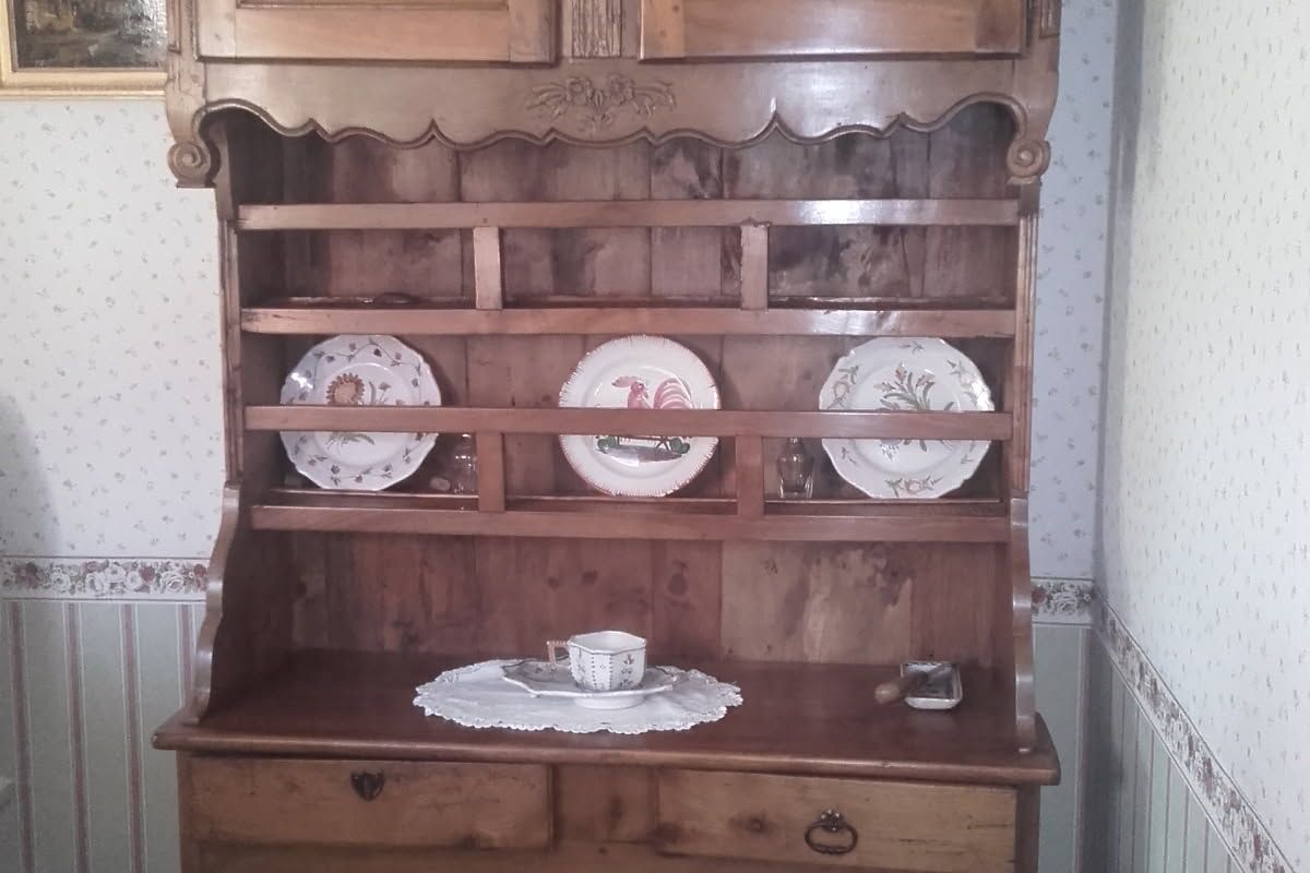 Dressoir normand en merisier