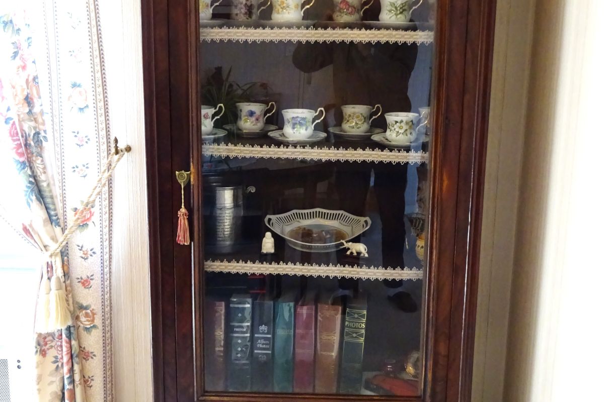 Armoire ancienne vitrine