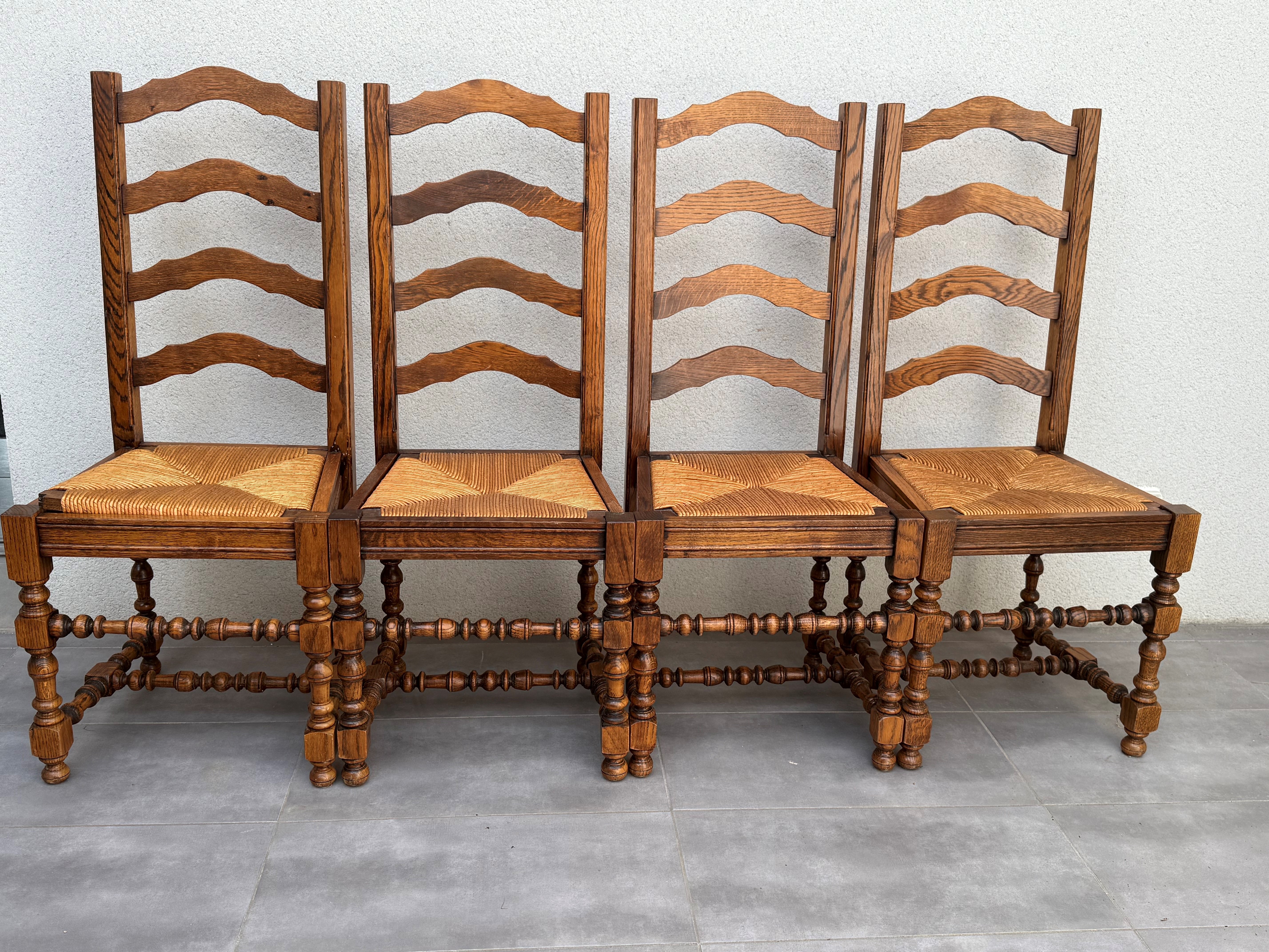 Lot de 4 chaises paillées