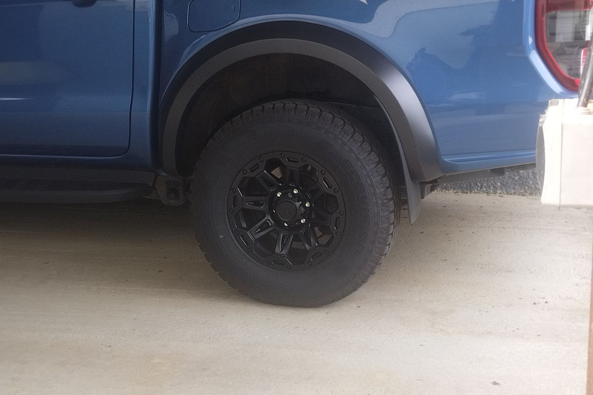 Jantes et pneus ford raptor neuf 17 pouces 285/70/r17