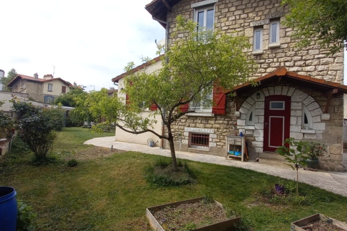 Maison quartier Hopital Maison Blanche