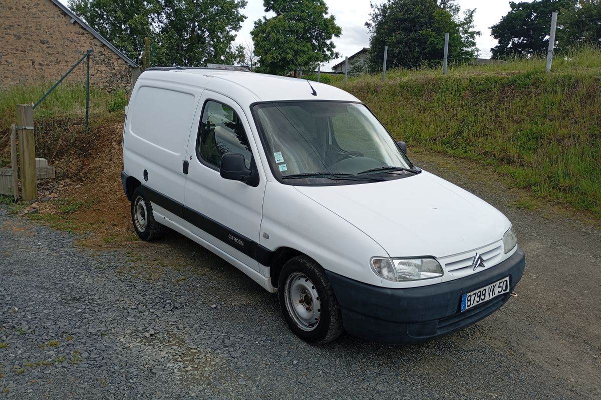 citroen berlingo 1.1i 176654km