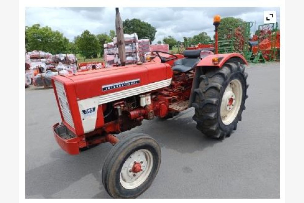 Case International IH 353
