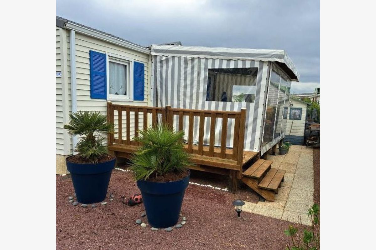 dans camping familial à 400 m de la mer, à louer mobil-home