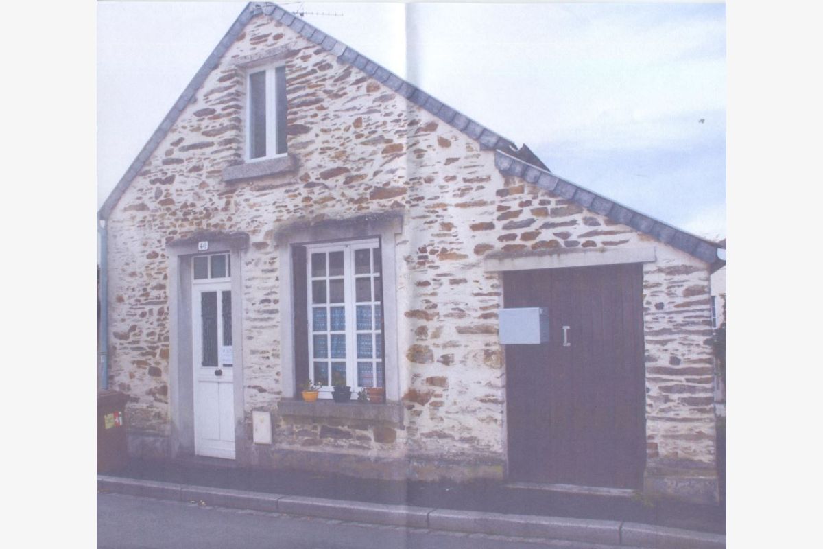 à louer petite maison en pierres, 50 m2, 2 chambres, cuisine