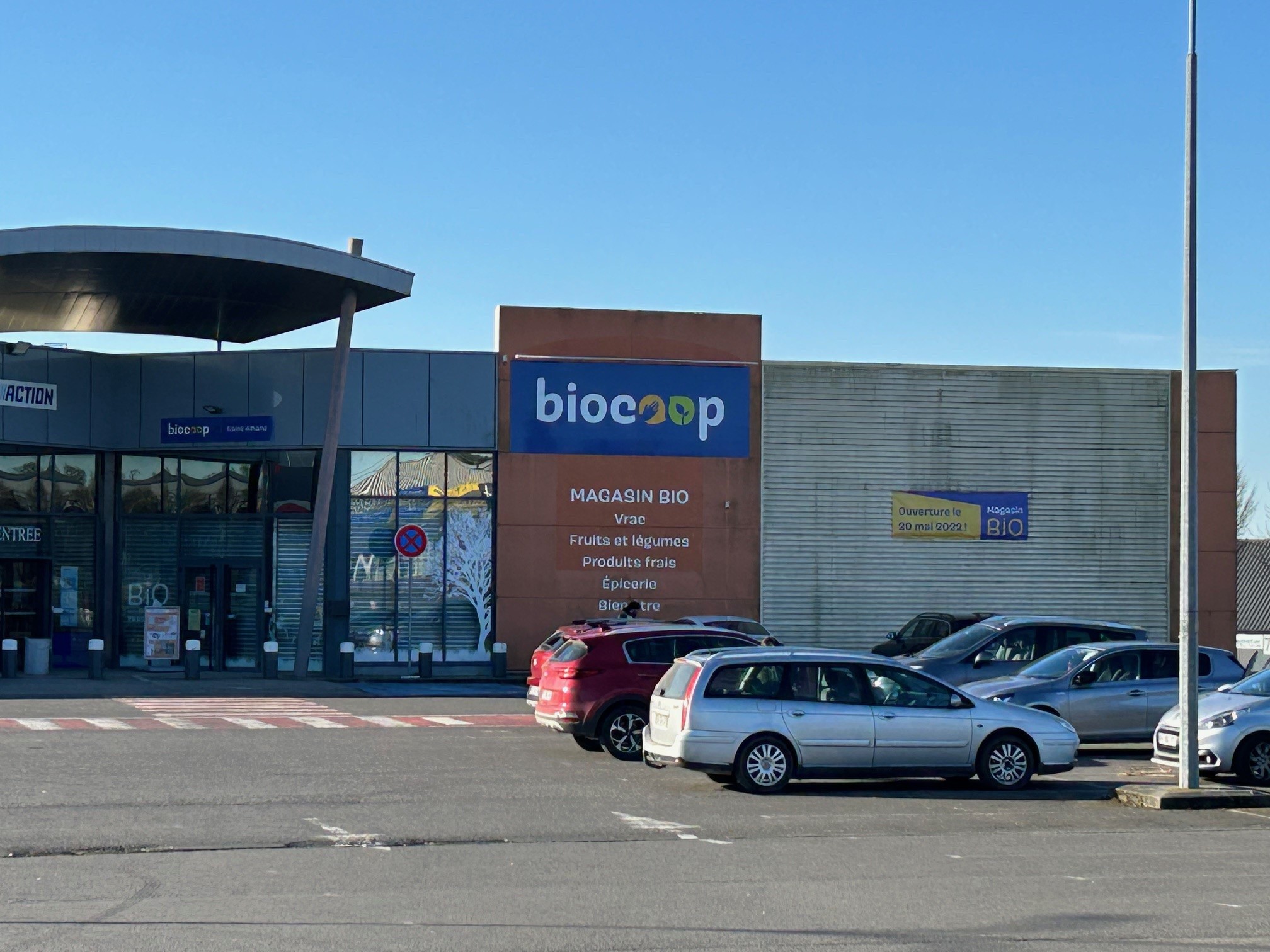 à louer, locaux commerciaux, 650 m2, divisibles, zone artisa