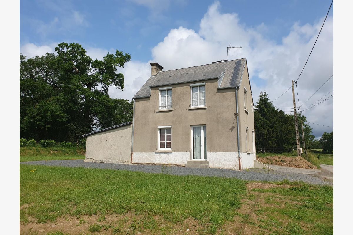 à v. maison à finir de rénover compr. entrée, sàm avec inser