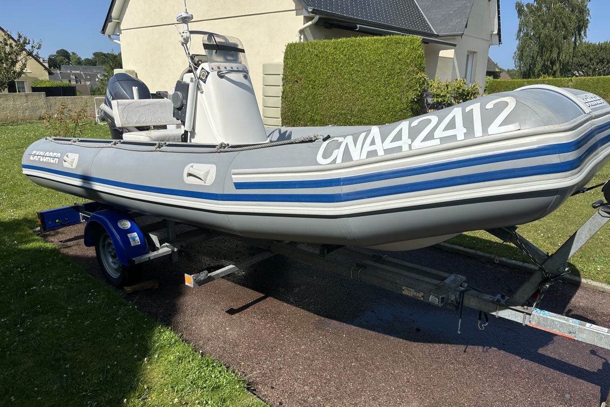 Semi-rigide BOMDARD explorer 4.85m