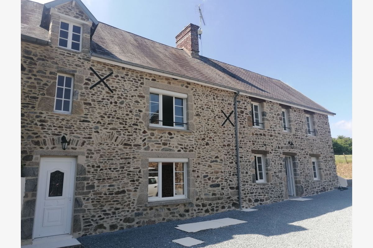 en campagne, à 5 mn de Coutances, loue maison de 136.34 m2 e