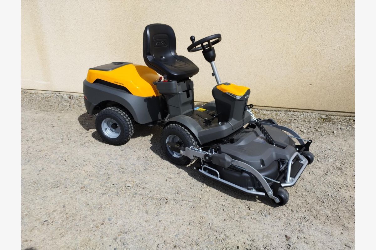 Tondeuse autoportée frontale