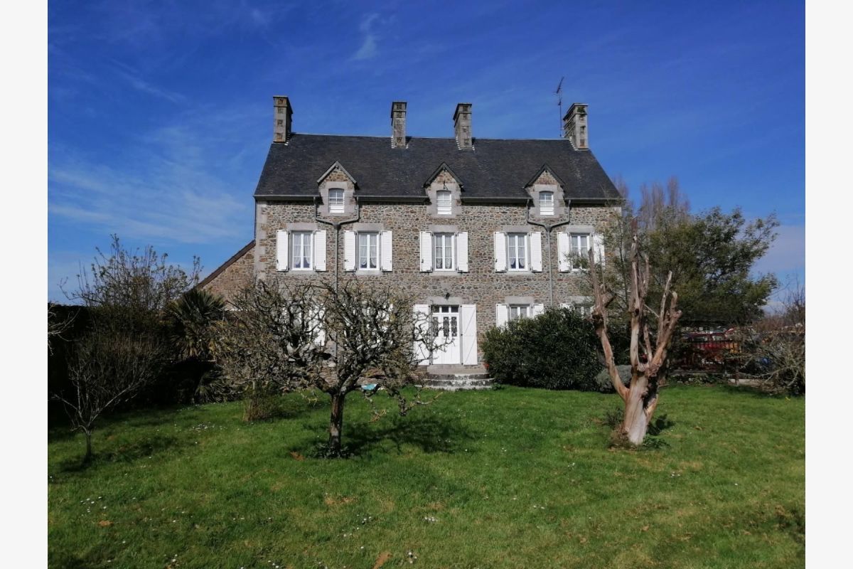 vds belle propriété de 200 m2, entièr. rénovée en 80/90 av.