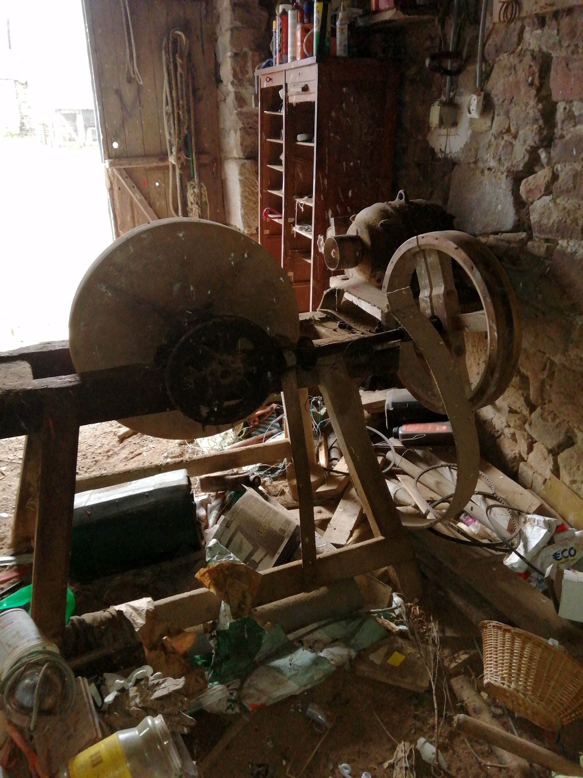 Meuleuse avec son moteur