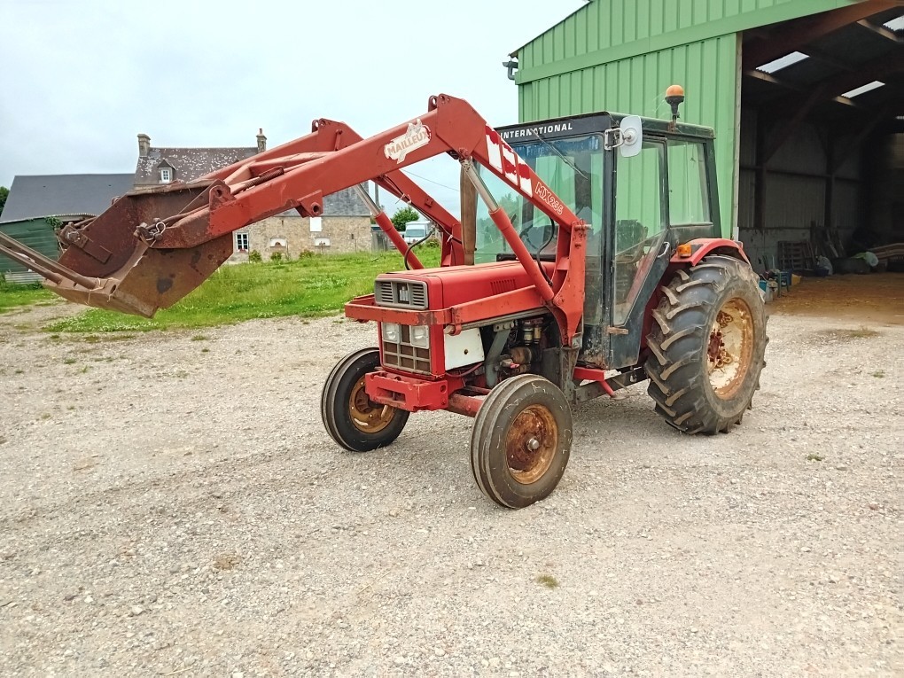 Tracteur MC cormick 533