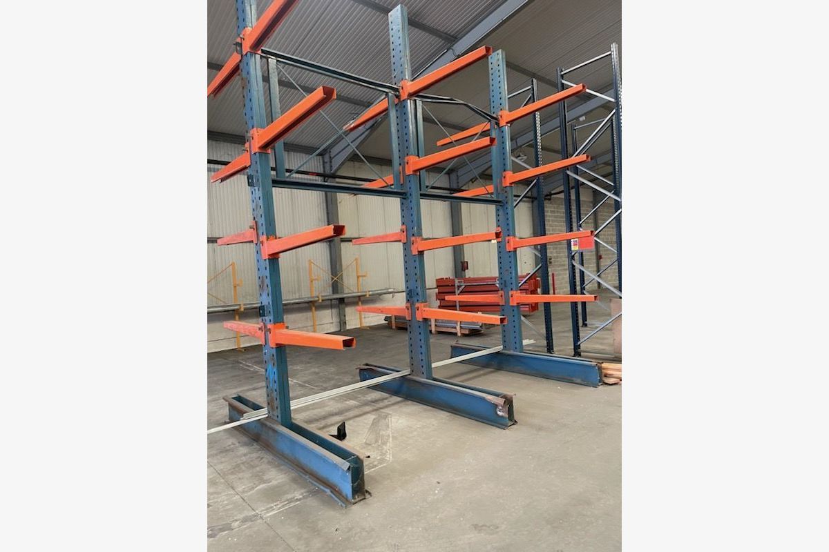 Rack Canilever