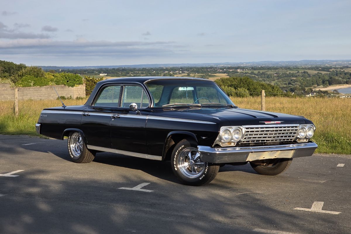 Chevrolet Impala 1962 – V8 4.8L Auto – Le Cruiser Parfait
