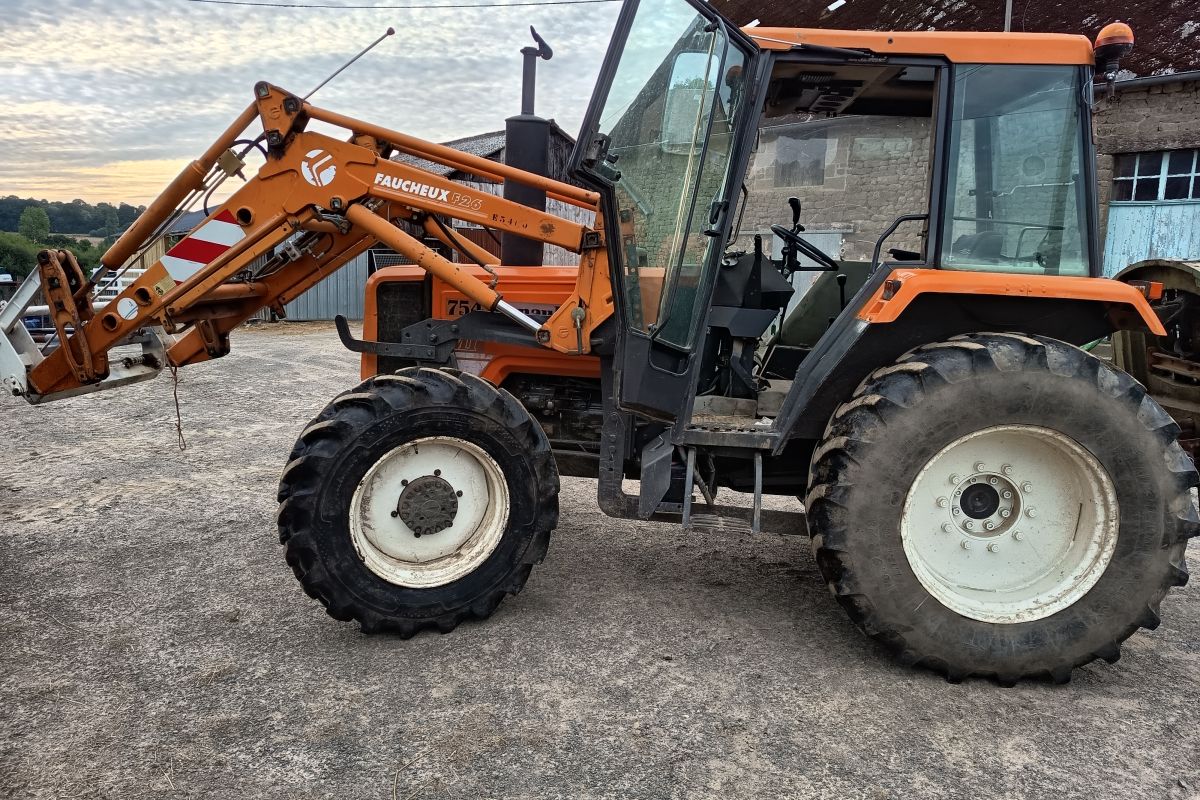 Tracteur Renault 