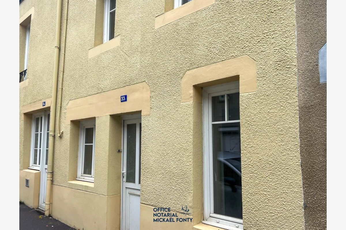 vds maison de ville de 82 m2 à rénover av. terr. clos de 251