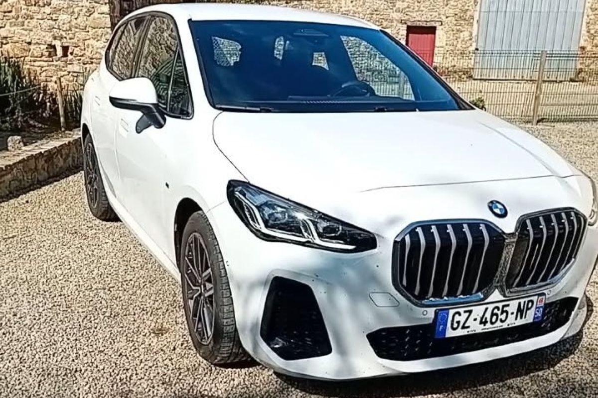 BMW 220i ACTIVE TOURER