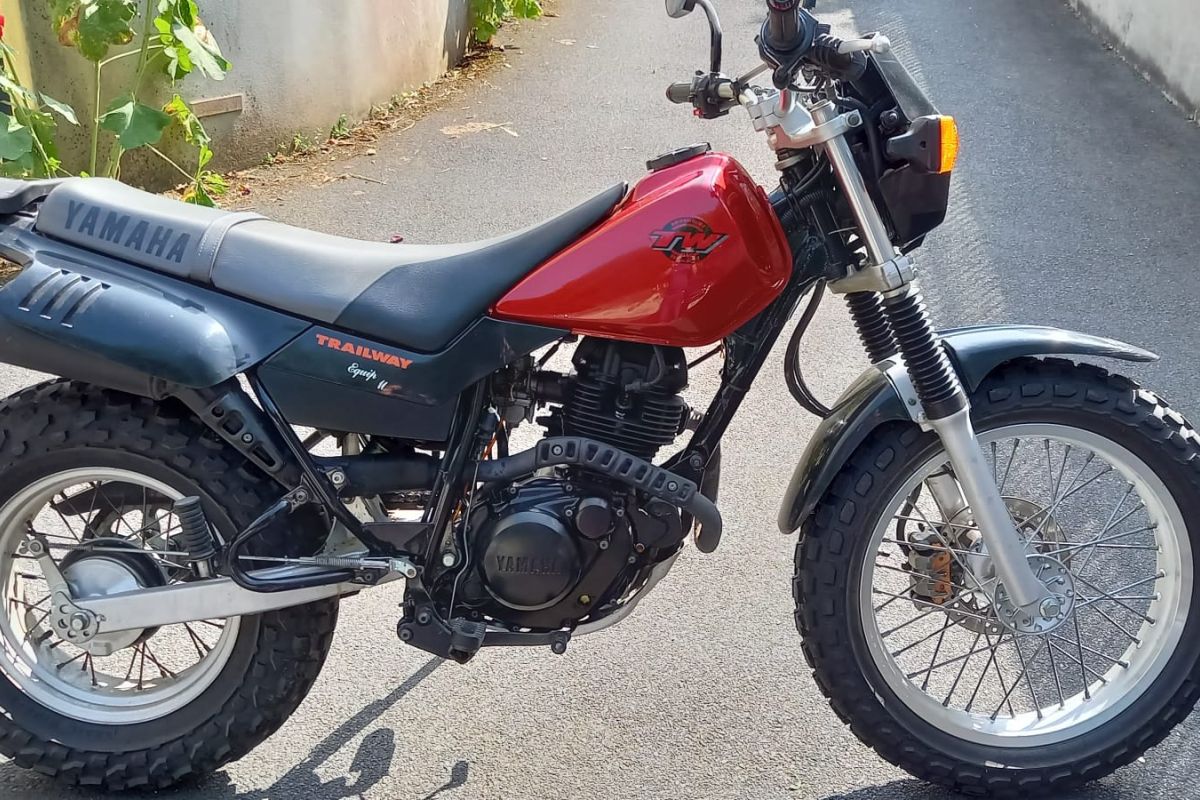 Moto Yamaha 125 TW