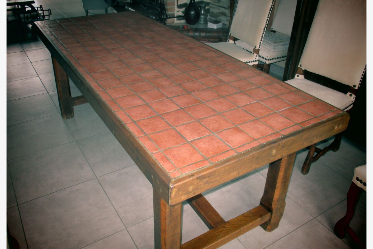 Table carrelée