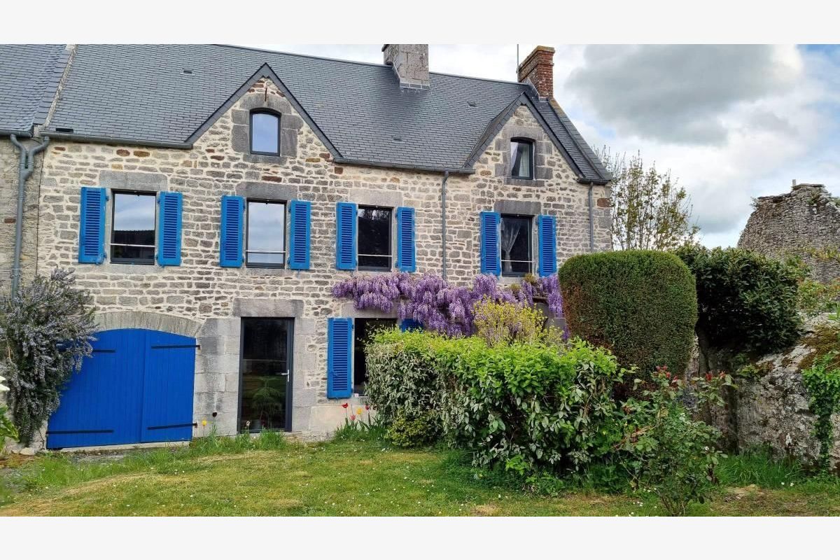 vds maison de caractère, en parfait état, de 213 m2 cpt égal