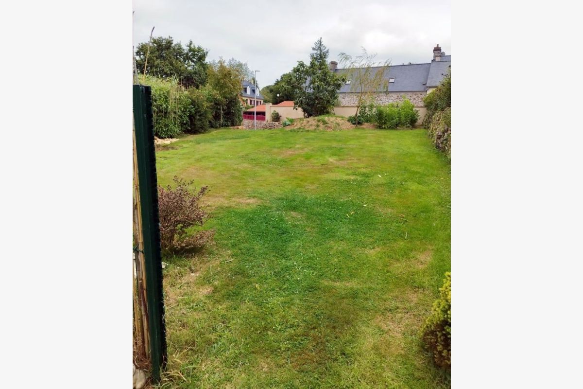 Petit terrain de 363 m2, sur la commune