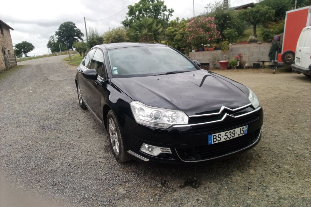 C5 série 2 Exclusive 2l 16 v 4700 €