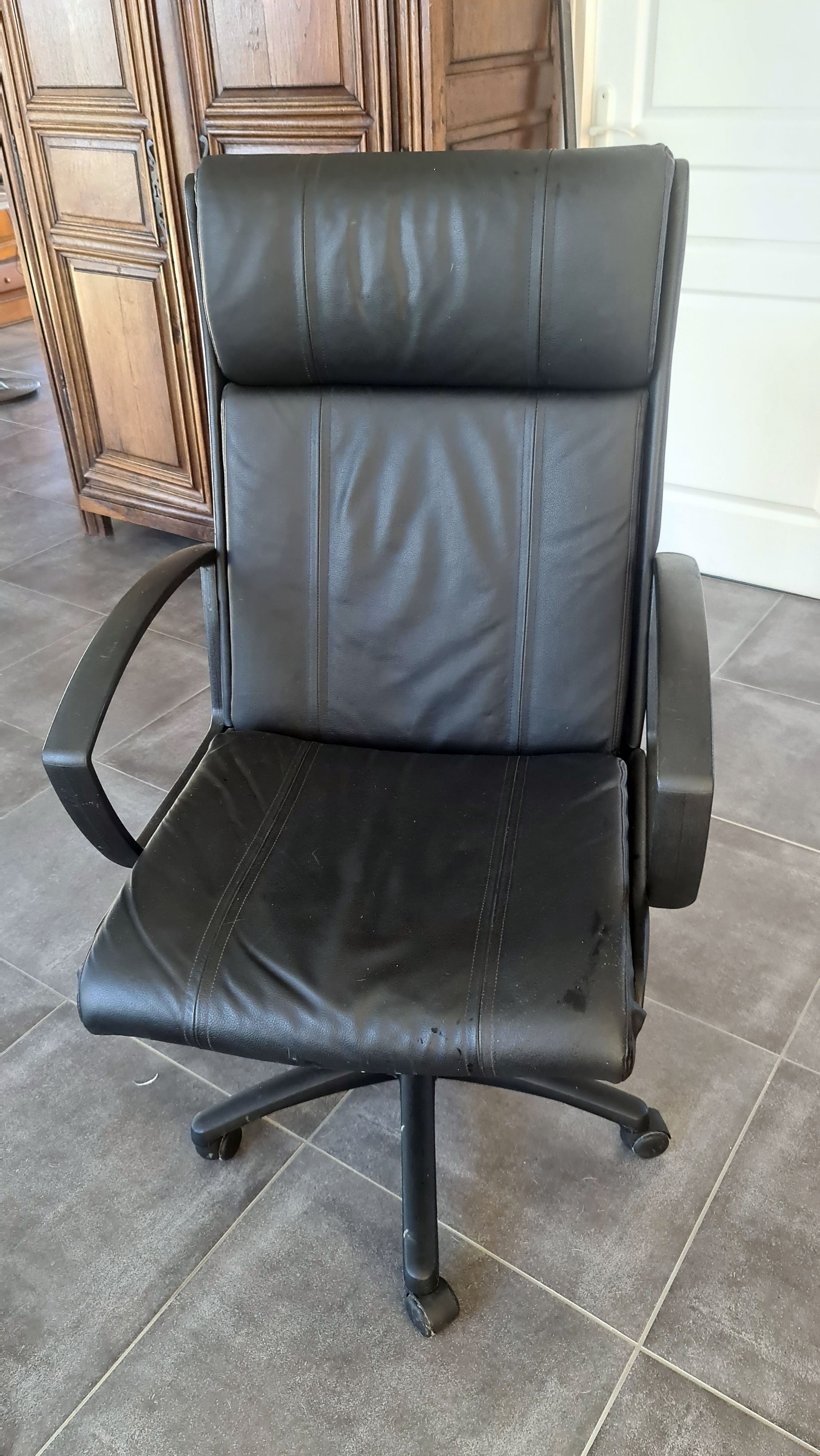 Deux fauteuils de bureau