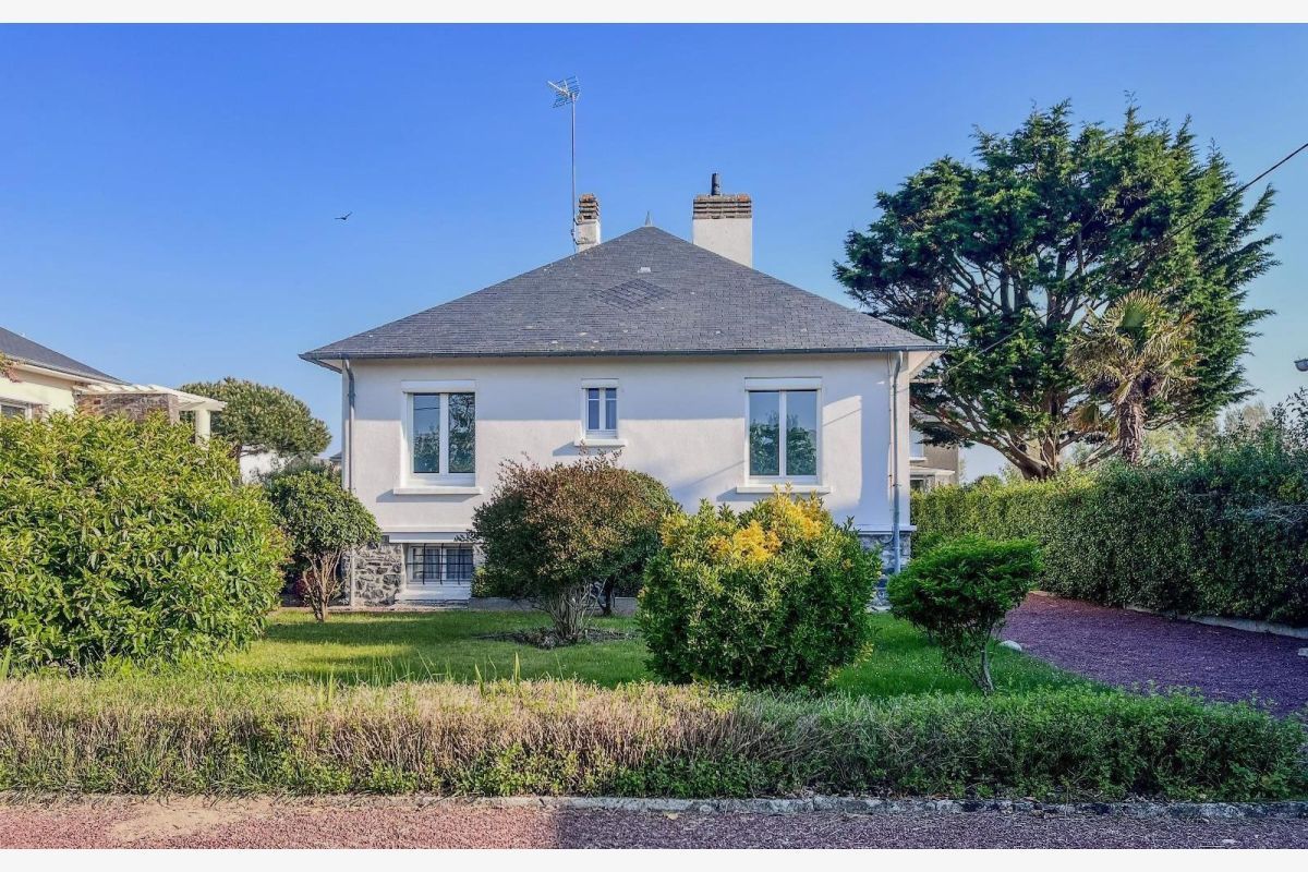 vds maison sur ss-sol comp. cuis. A/E, séjour, 2 chambres, s