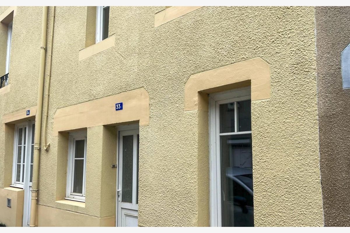 Vds maison de ville de 82 m2 à rénover av. terrain de 251 m2