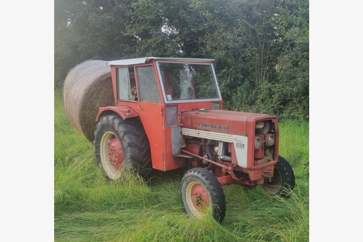 Tracteur Mc McCormick 423