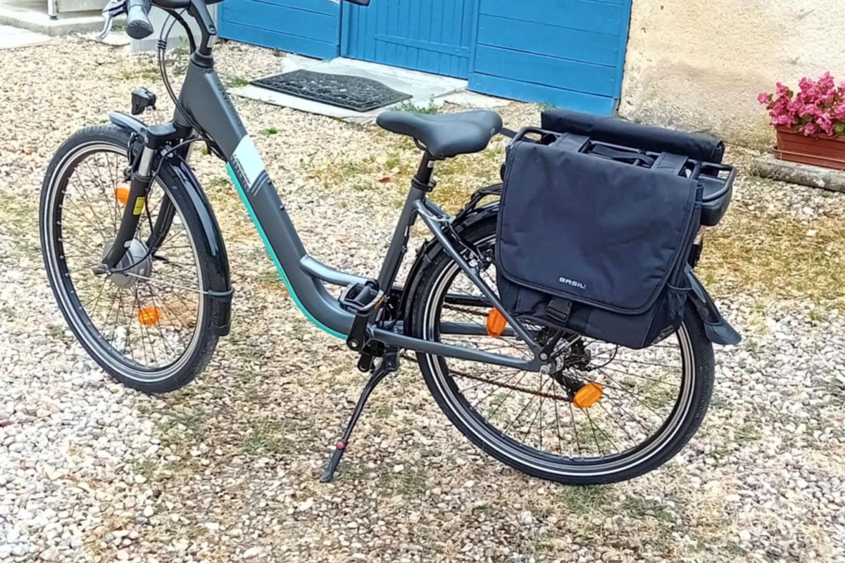 Vélos  , femme neuf , et vélo homme très peu servis 