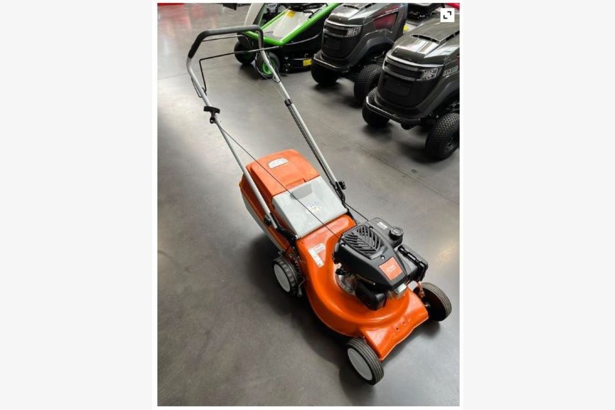 Tondeuse tractée Stihl 248 T