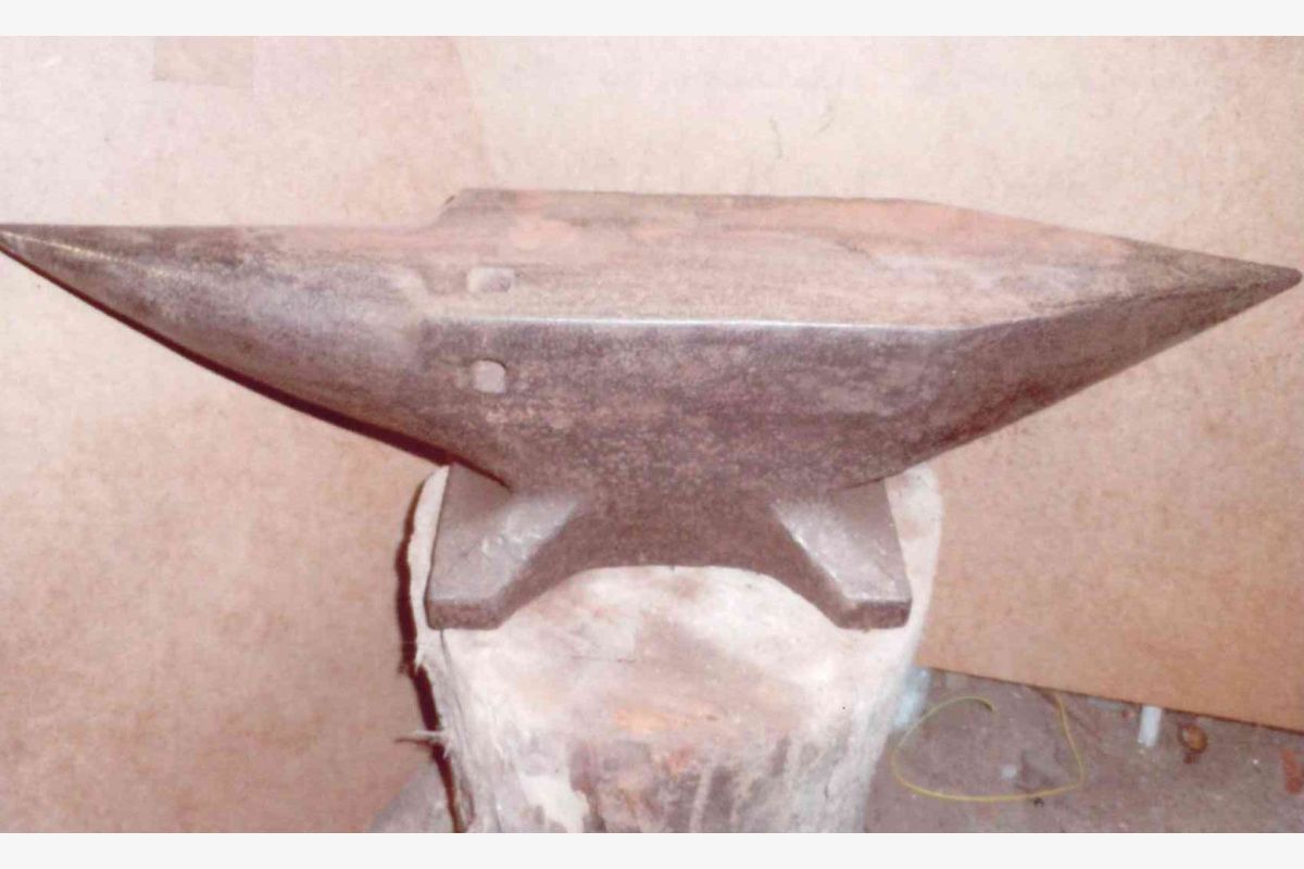 Enclume ancienne de forgeron