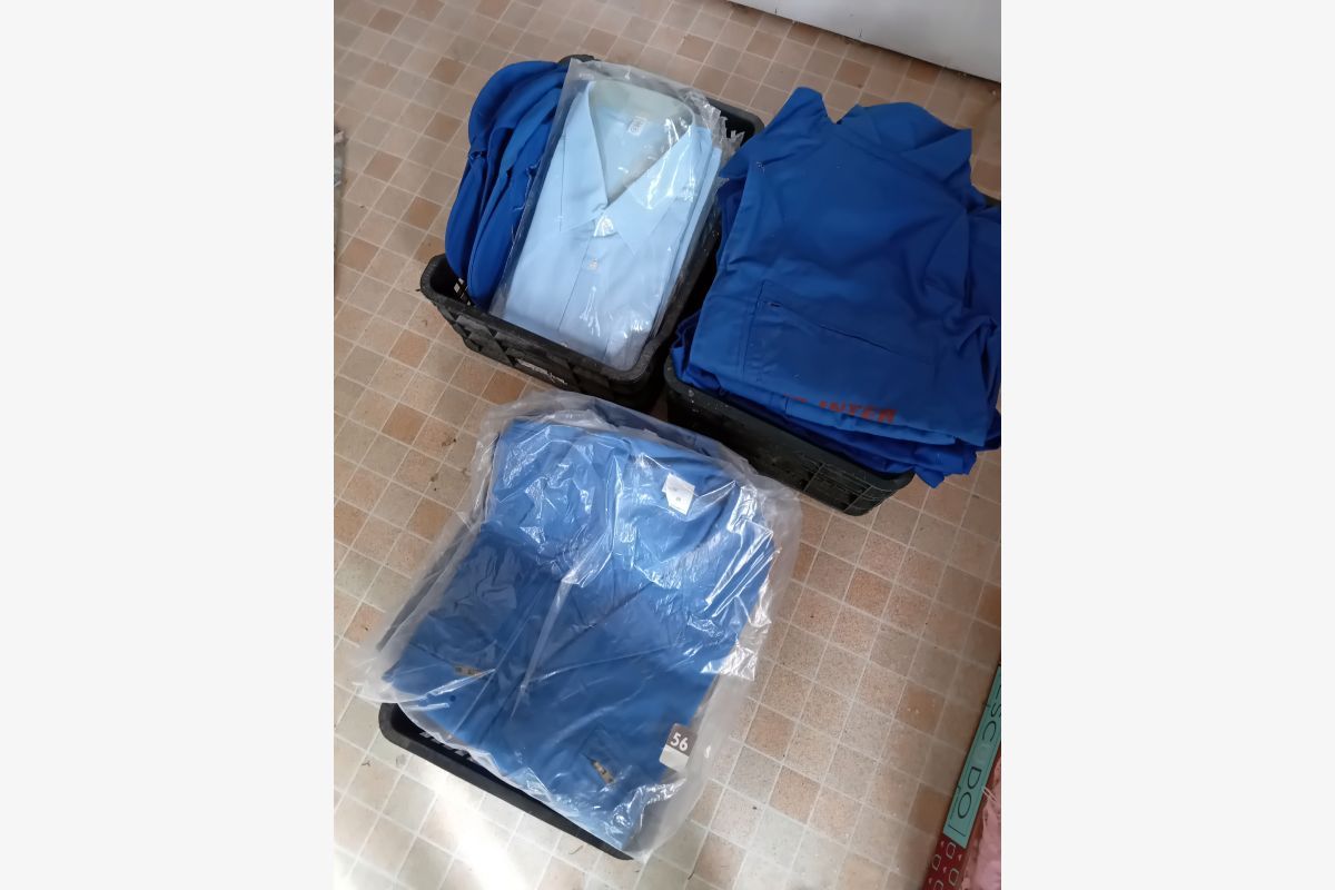 Un lot de 6 chemises 