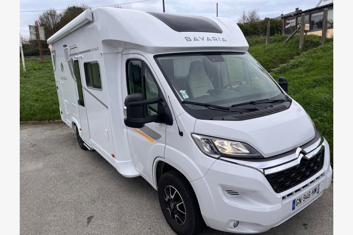 Profile Bavaria T696D Nomade