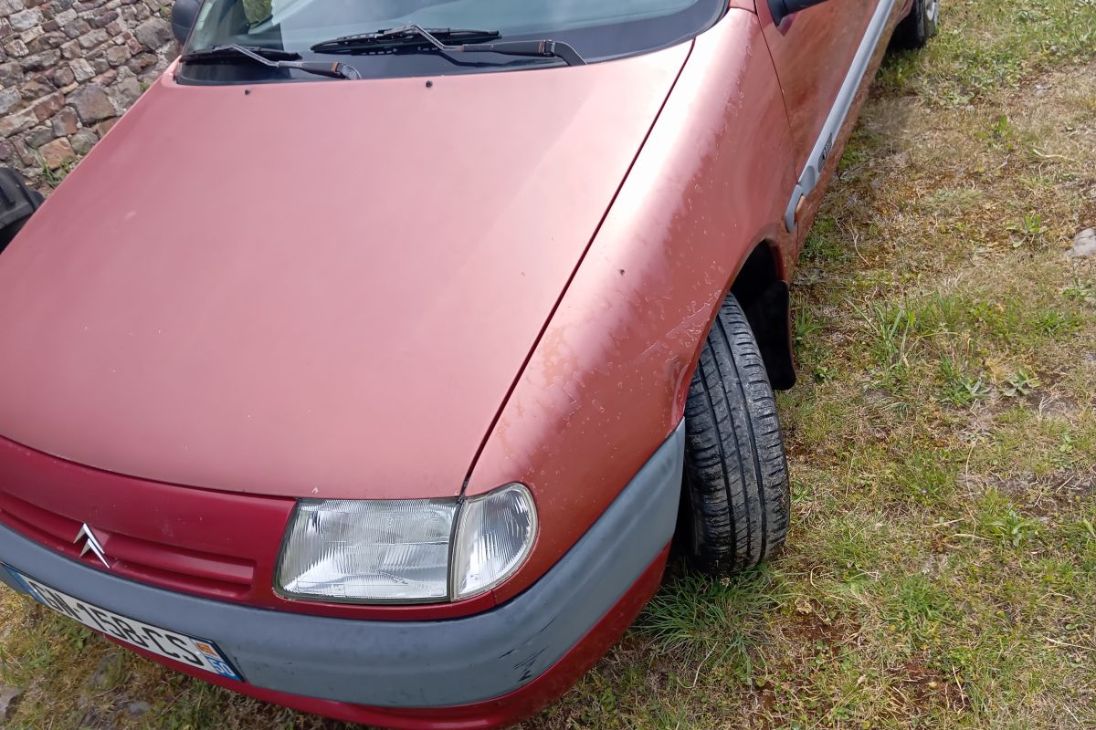 A vendre  Saxo 1.1 essence
