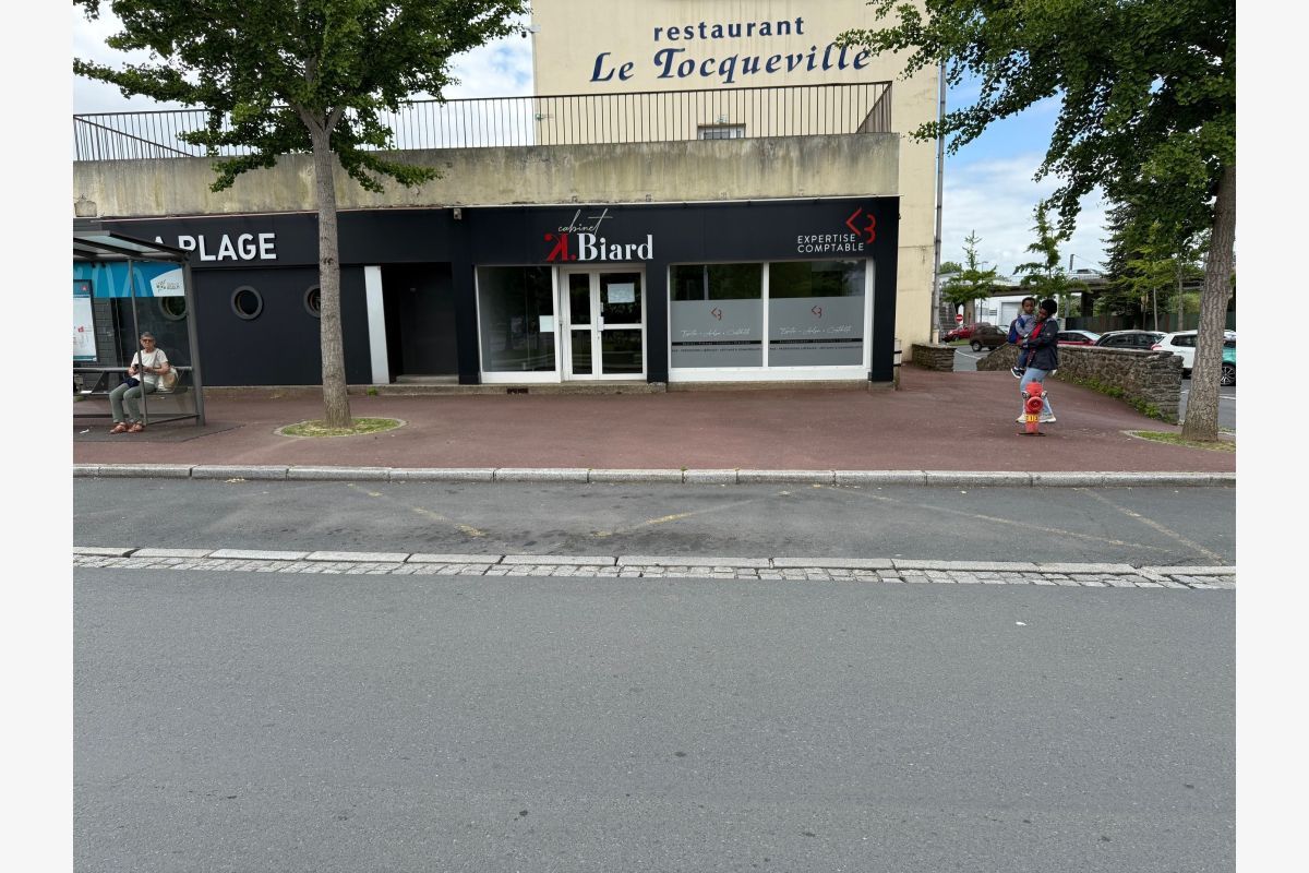 Saint-Lô, à louer 60 m2 de bureaux, rénovés...