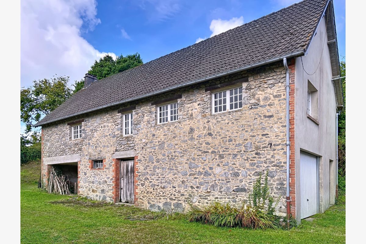 exclu., vds maison en pierre de 102 m2 à finir de rénover, s