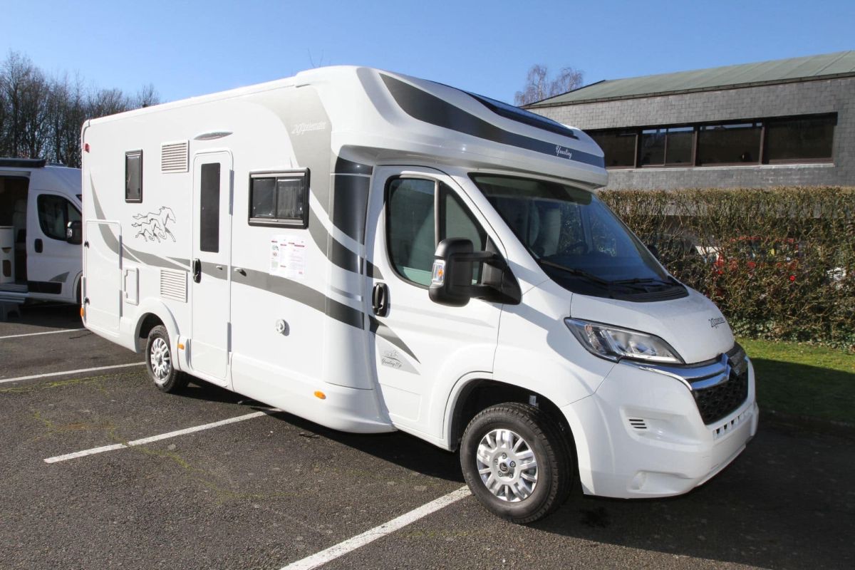 Camping-car premier main